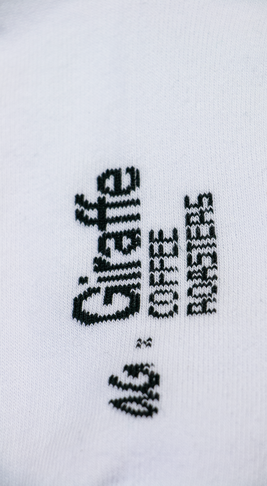 Giraffe x AG | White