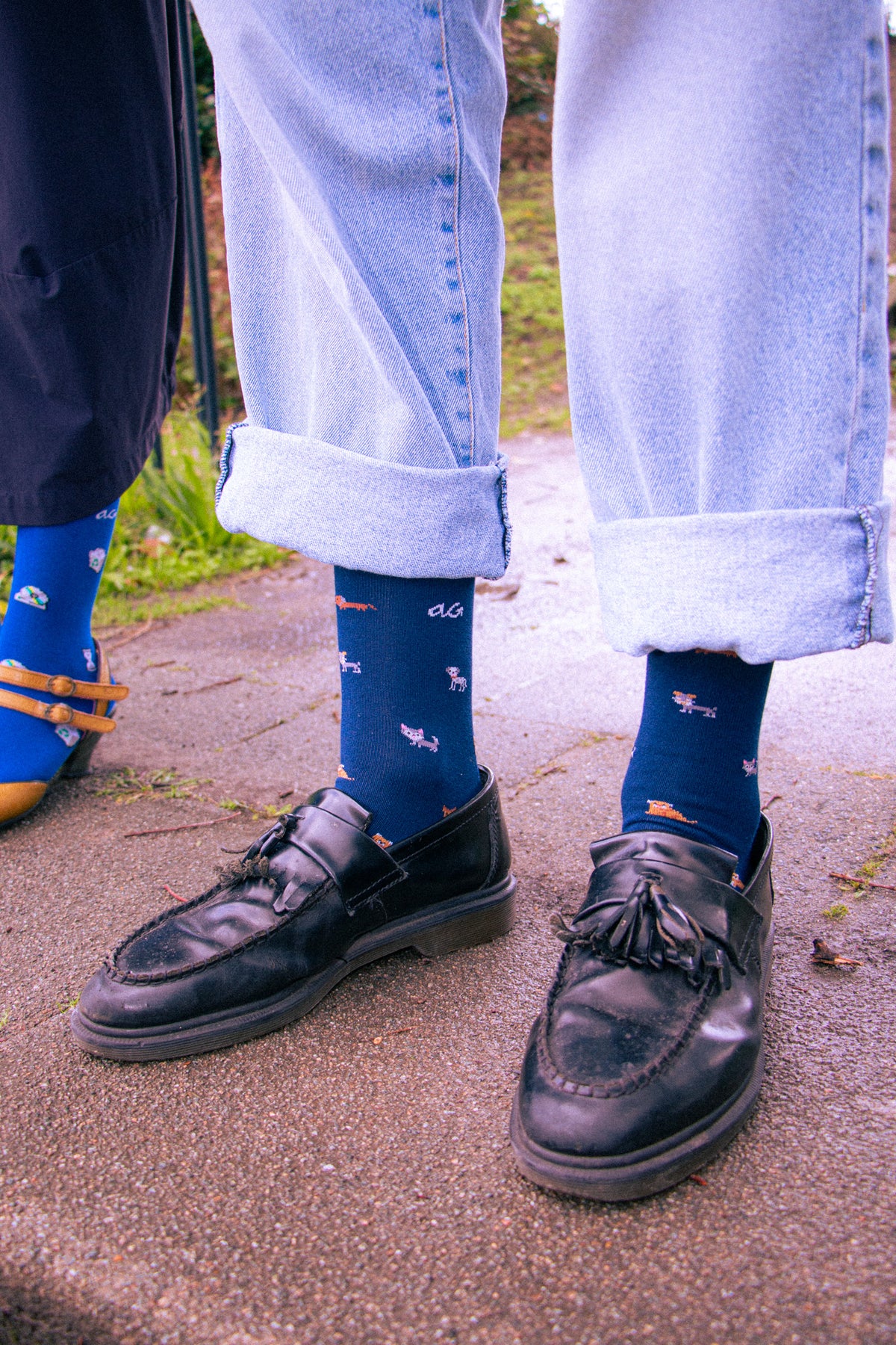Doggies organic cotton socks in navy with tiny dogs – Alfredo Gonzales