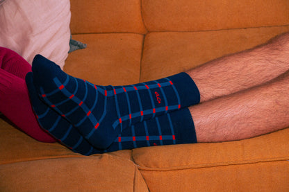Plaid organic cotton socks in navy with blue and red check – Alfredo Gonzales